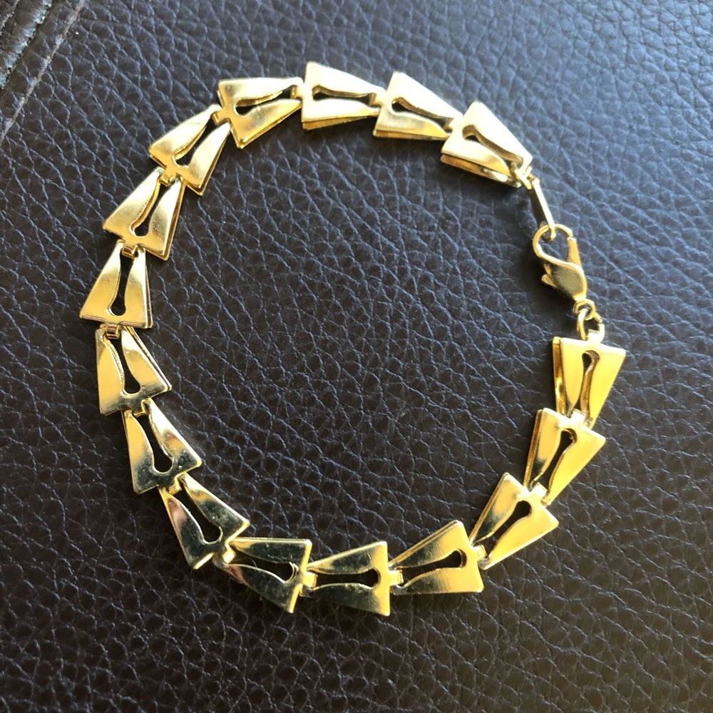 Fancy gold plated open triangle link bracelet - Picture 4 of 8